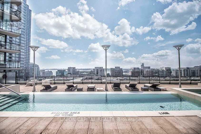 607 - 25 Capreol Court, Toronto, Ontario  M5V 3Z7 - Photo 18 - C12788952