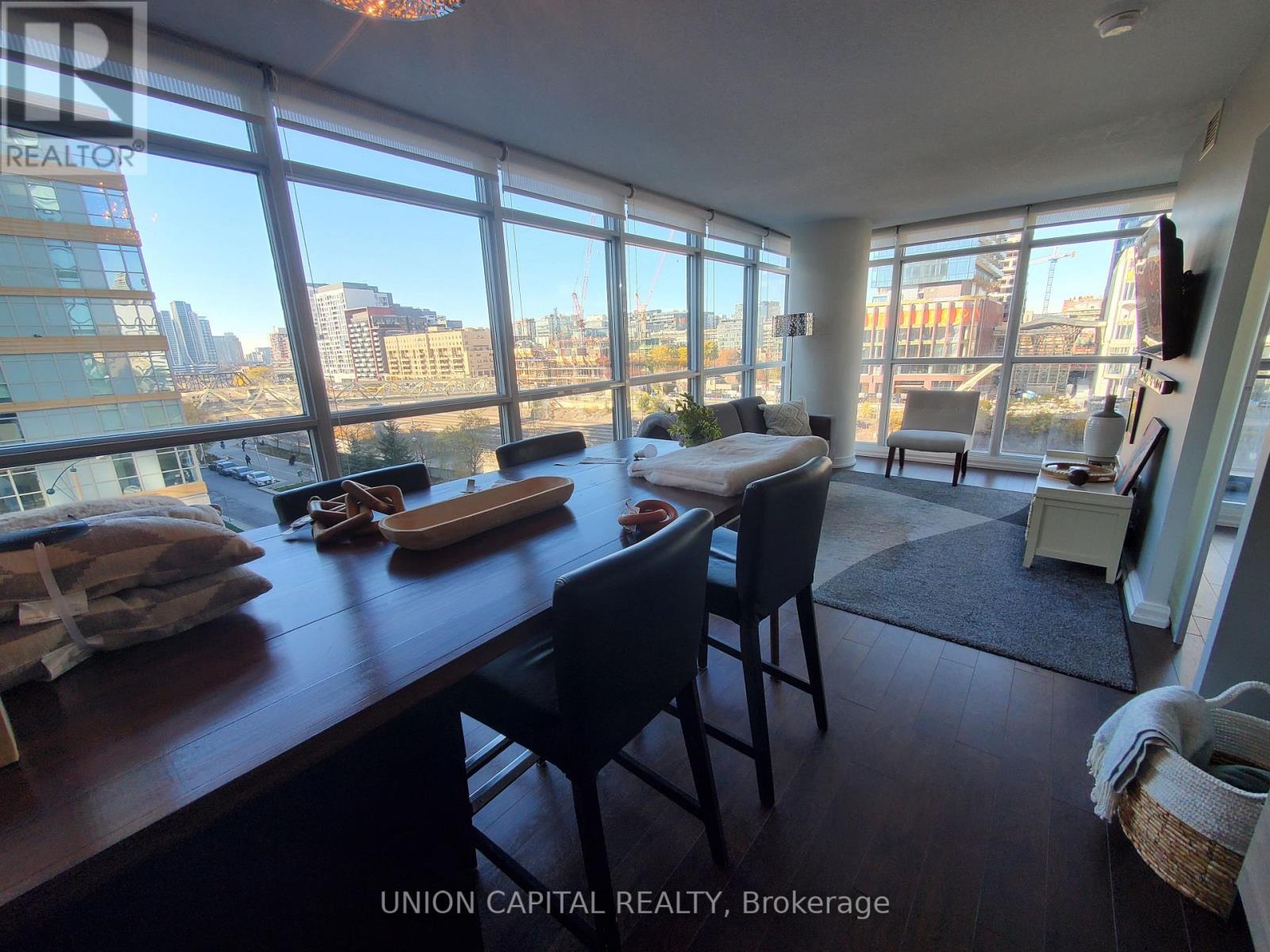 607 - 25 Capreol Court, Toronto, Ontario  M5V 3Z7 - Photo 3 - C12788952