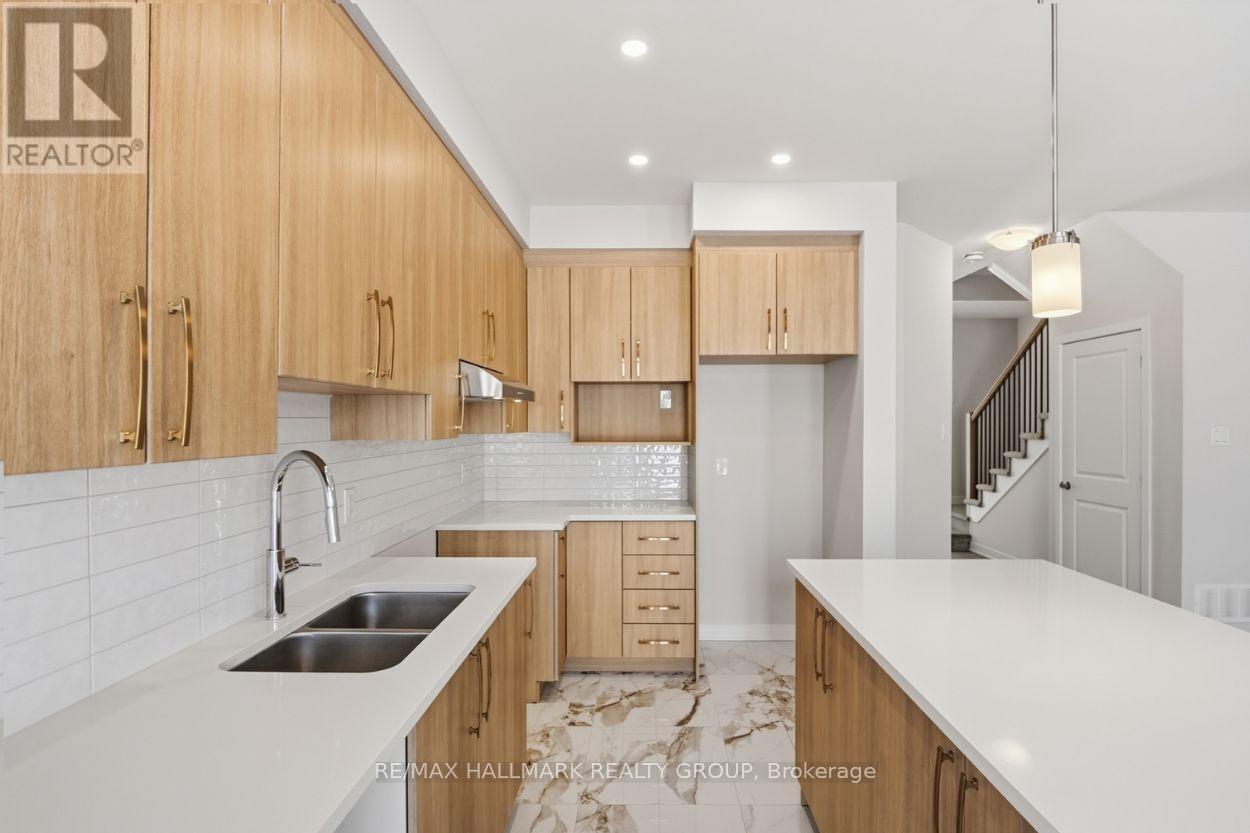 1924 Hawker Private, Ottawa, Ontario  K0A 1L0 - Photo 2 - X12788300