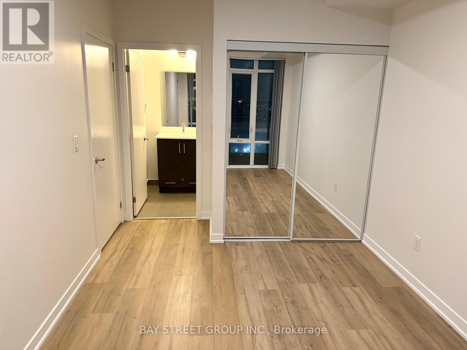 1610 - 360 Square One Drive, Mississauga, Ontario  L5B 0G7 - Photo 19 - W12788956