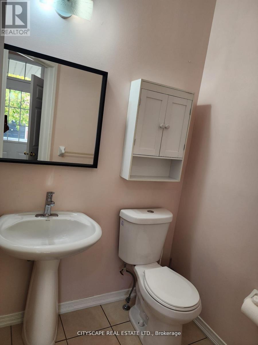 94 Unionville Crescent, Brampton, Ontario  L6P 2Z4 - Photo 11 - W12788970