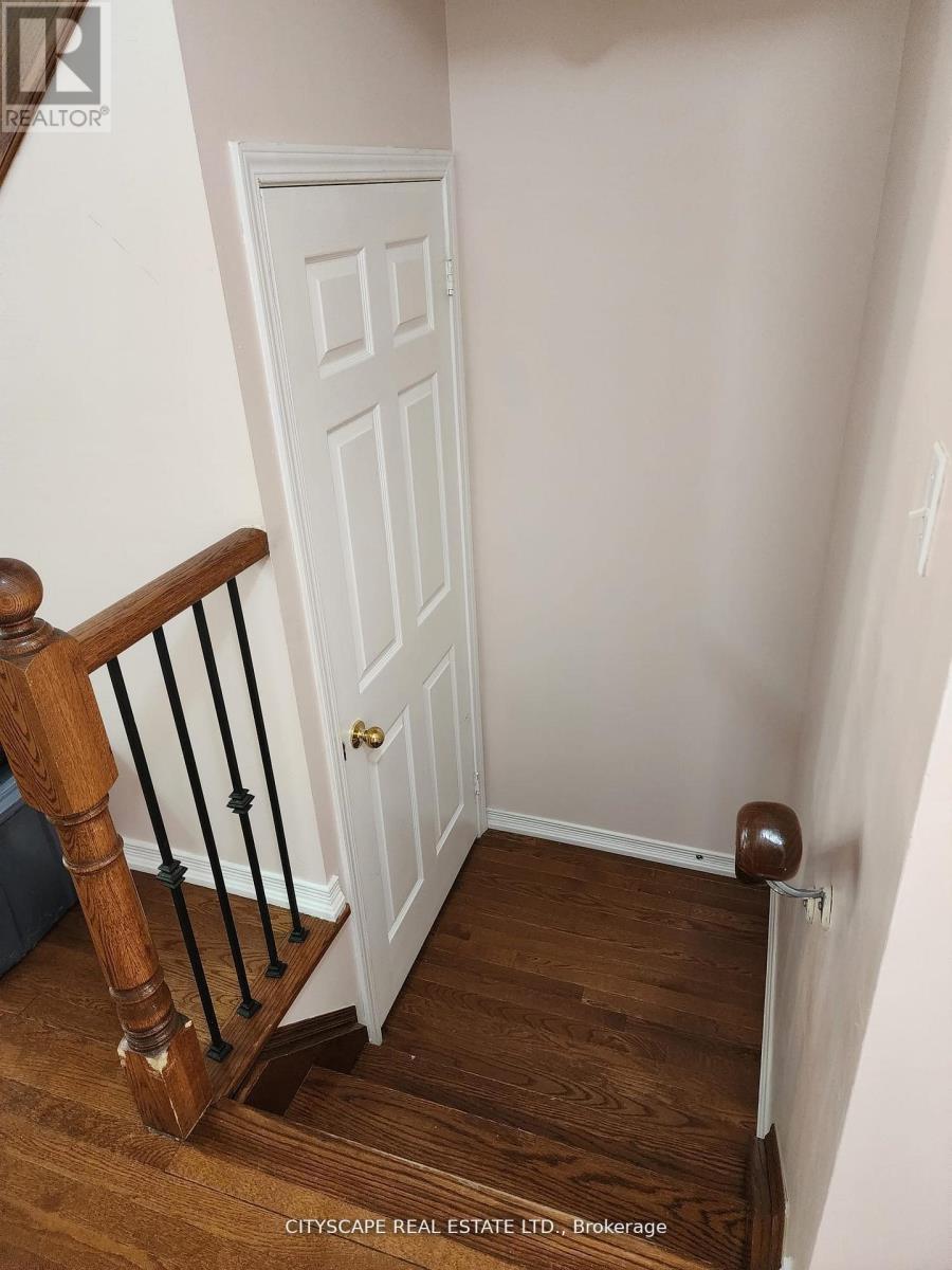 94 Unionville Crescent, Brampton, Ontario  L6P 2Z4 - Photo 13 - W12788970