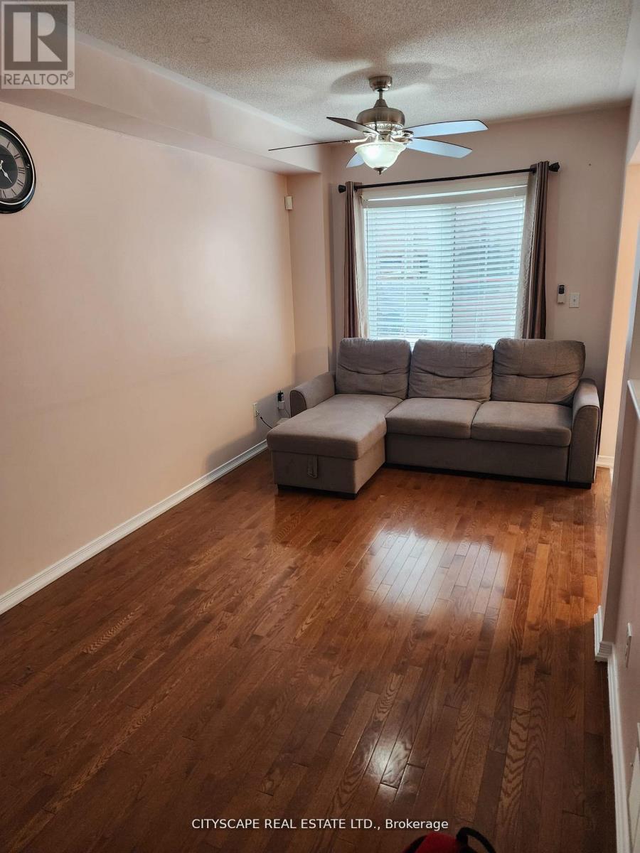 94 Unionville Crescent, Brampton, Ontario  L6P 2Z4 - Photo 9 - W12788970