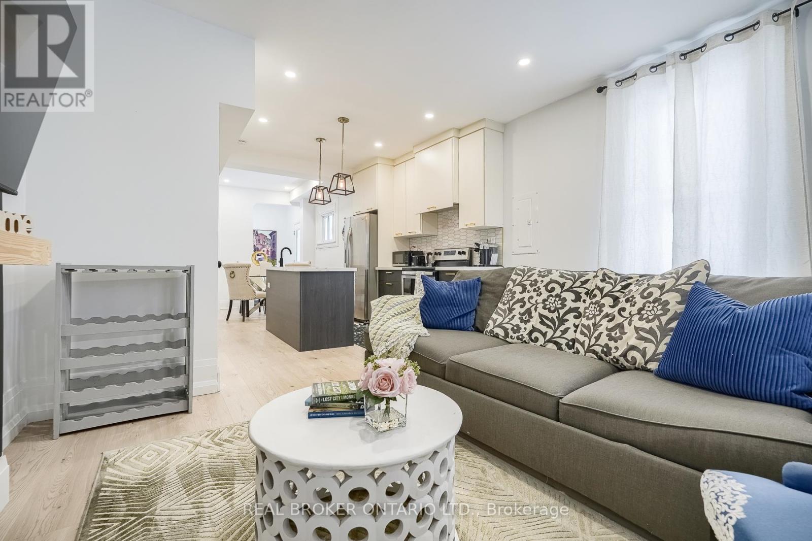 8 Elizabeth Street, St. Catharines, Ontario  L2R 2L1 - Photo 10 - X12788942