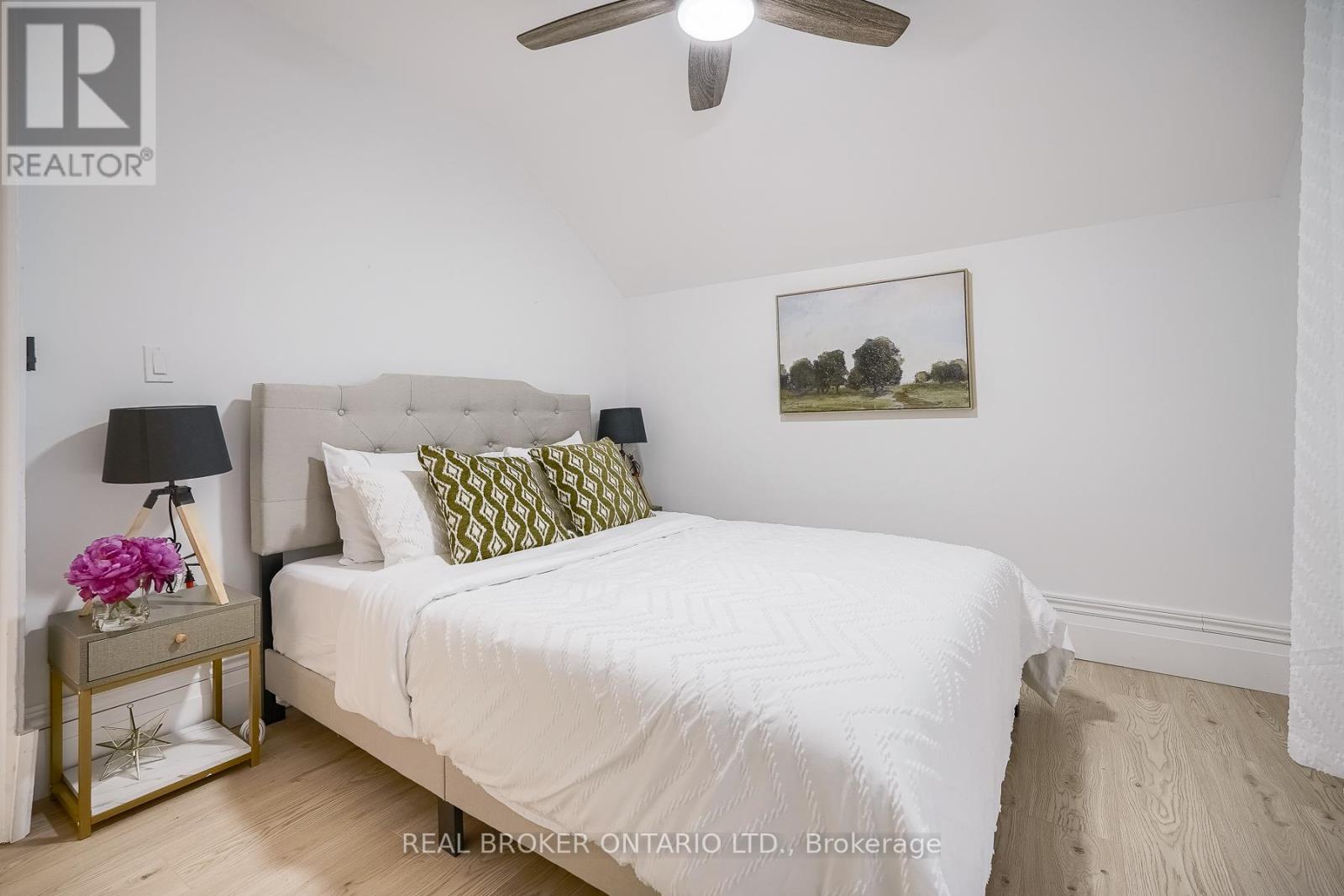 8 Elizabeth Street, St. Catharines, Ontario  L2R 2L1 - Photo 18 - X12788942