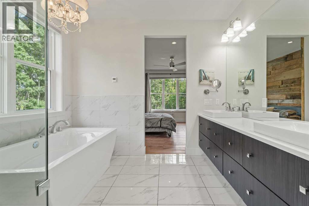 242027 27 Street E, Rural Foothills County, Alberta  T1S 3N6 - Photo 18 - A2256079