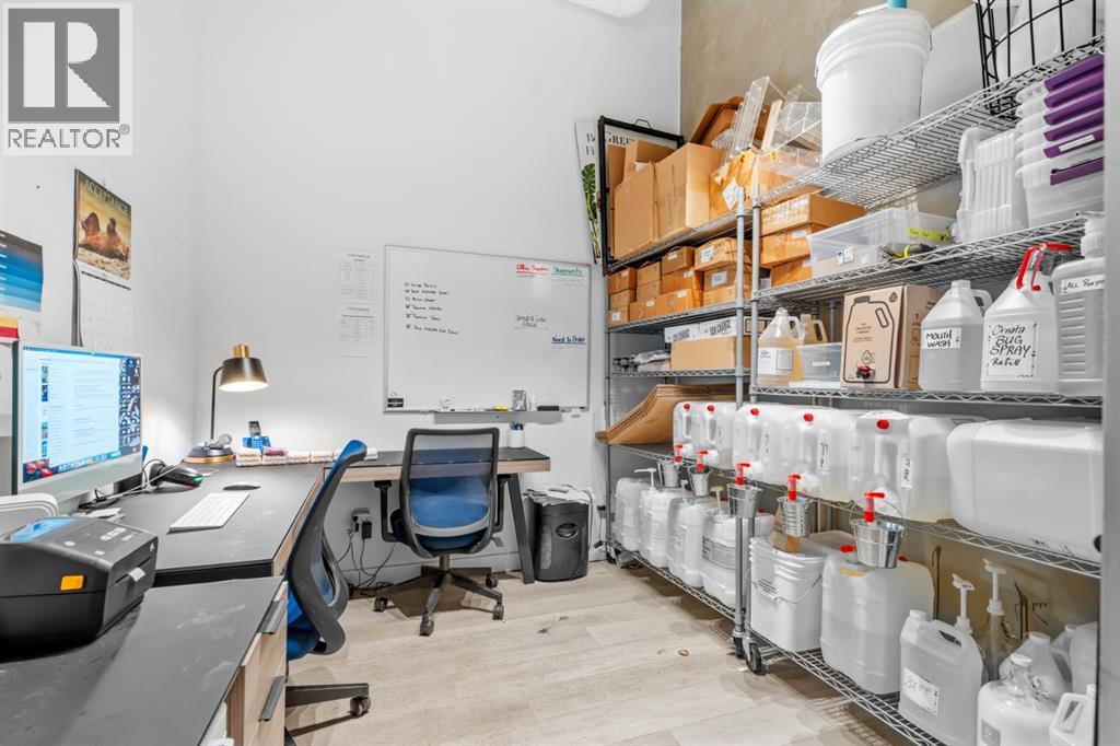 4535 Bowness Road Nw, Calgary, Alberta  T3B 0A9 - Photo 24 - A2279660