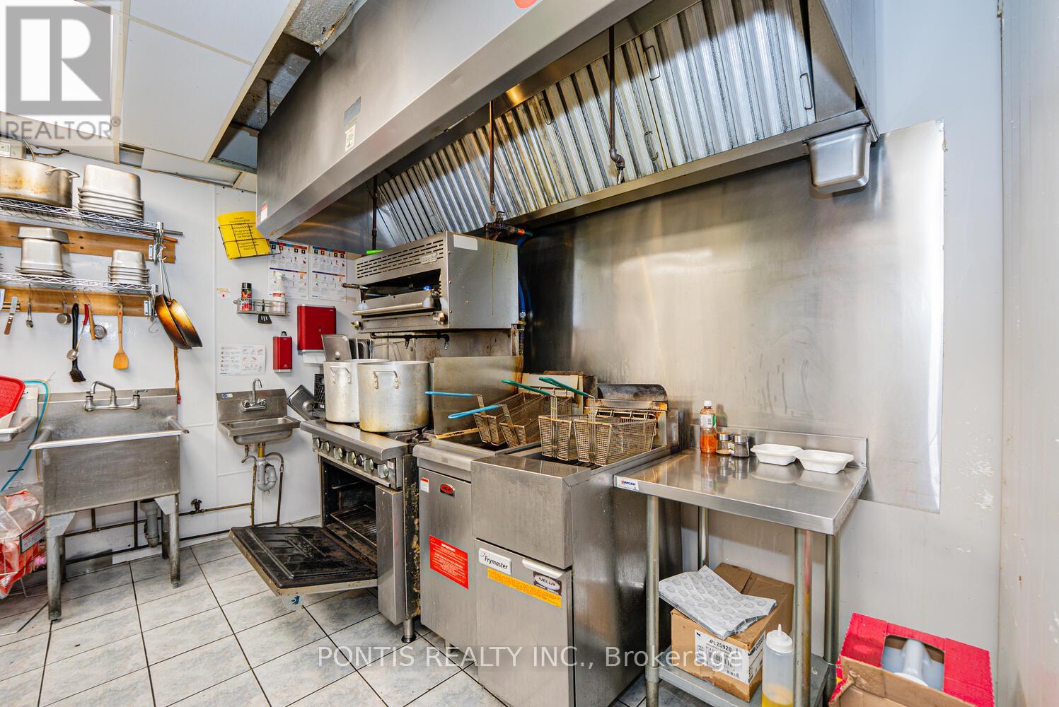 4918 Yonge Street, Toronto, Ontario  M2N 5N5 - Photo 26 - C12788160