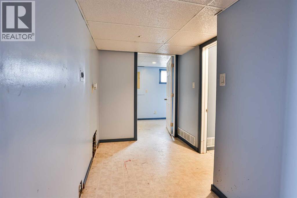 911 8 Street S, Lethbridge, Alberta  T1J 2K7 - Photo 12 - A2280670