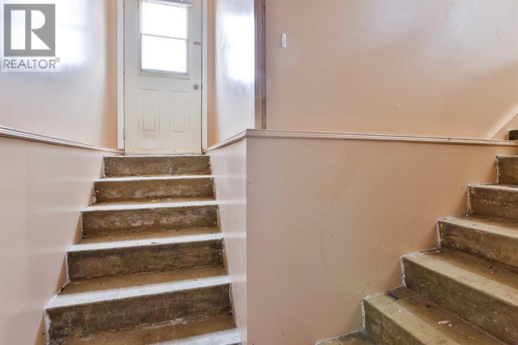 911 8 Street S, Lethbridge, Alberta  T1J 2K7 - Photo 11 - A2280670