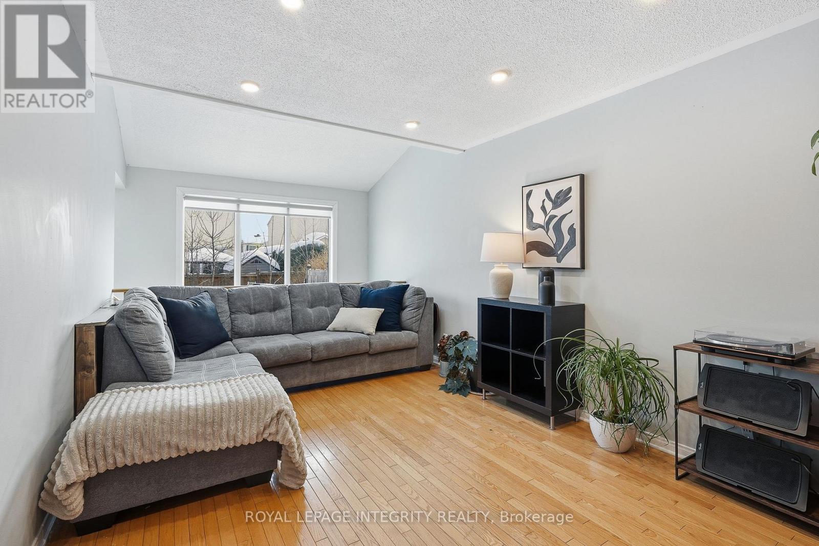 2049 Sunland Drive, Ottawa, Ontario  K4A 3K8 - Photo 10 - X12788144