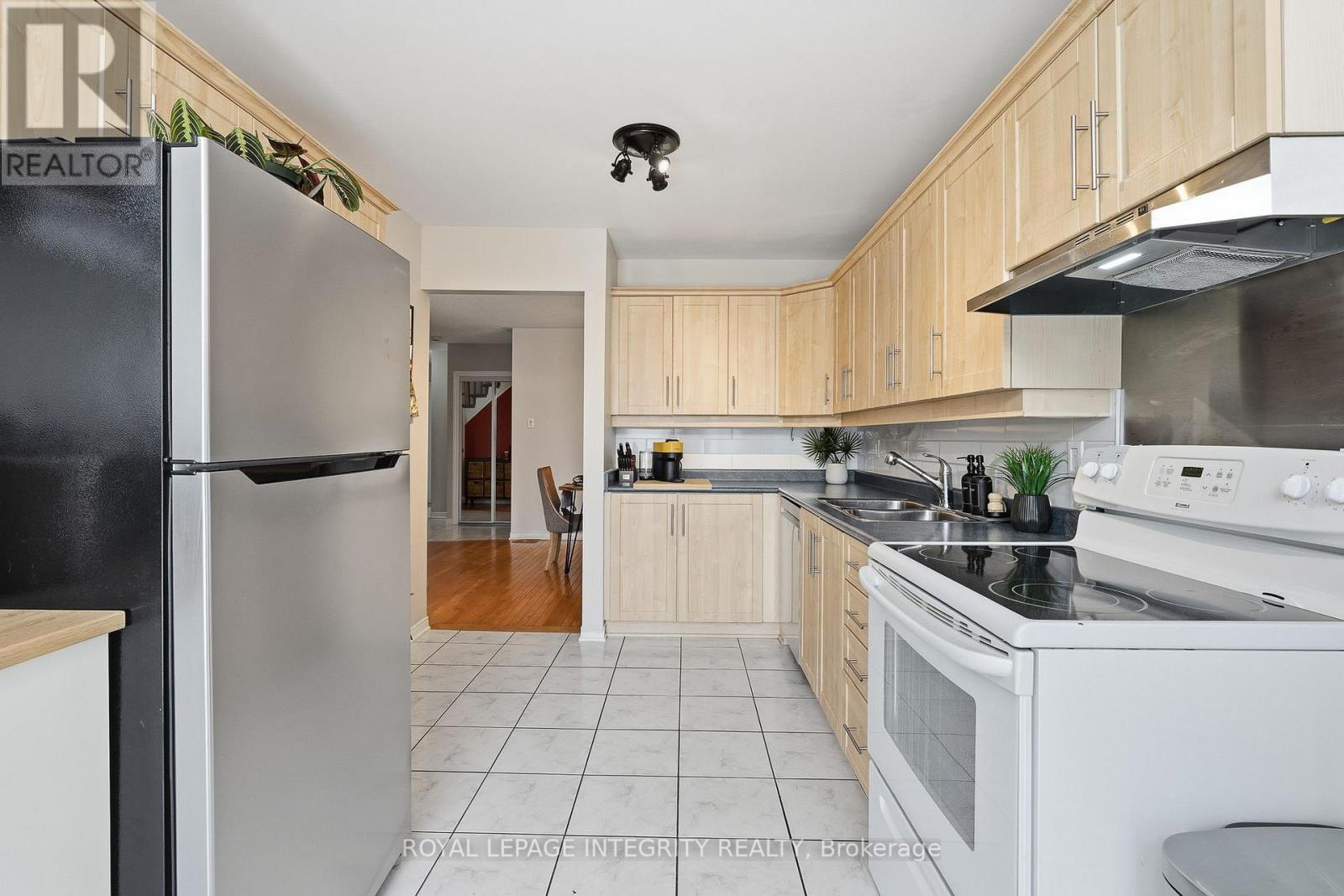 2049 Sunland Drive, Ottawa, Ontario  K4A 3K8 - Photo 15 - X12788144