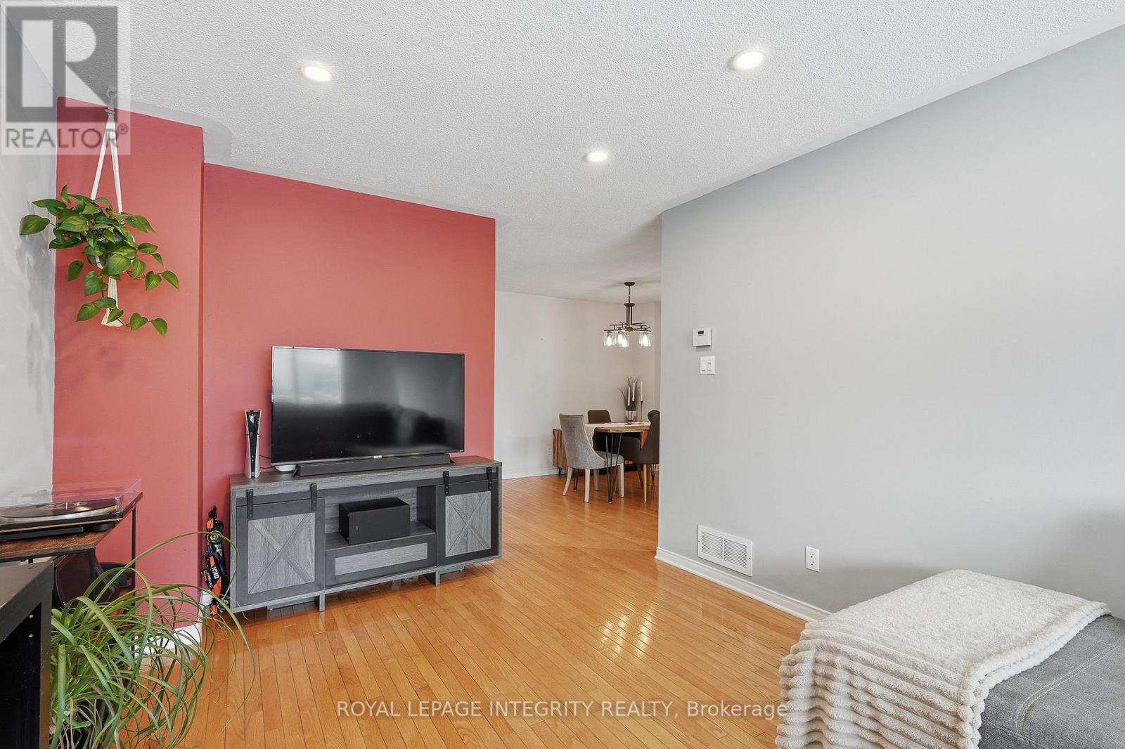 2049 Sunland Drive, Ottawa, Ontario  K4A 3K8 - Photo 11 - X12788144