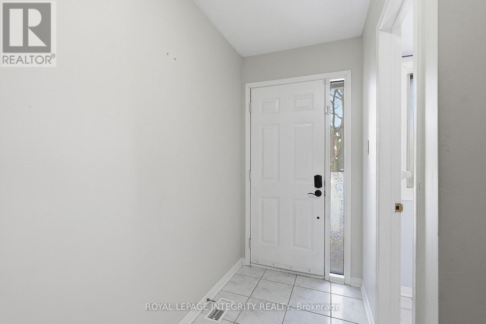 2049 Sunland Drive, Ottawa, Ontario  K4A 3K8 - Photo 4 - X12788144