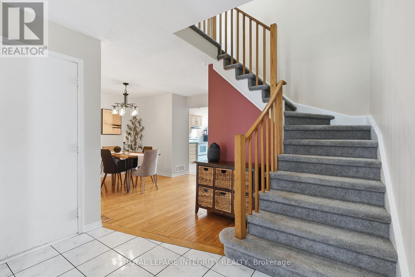 2049 Sunland Drive, Ottawa, Ontario  K4A 3K8 - Photo 5 - X12788144