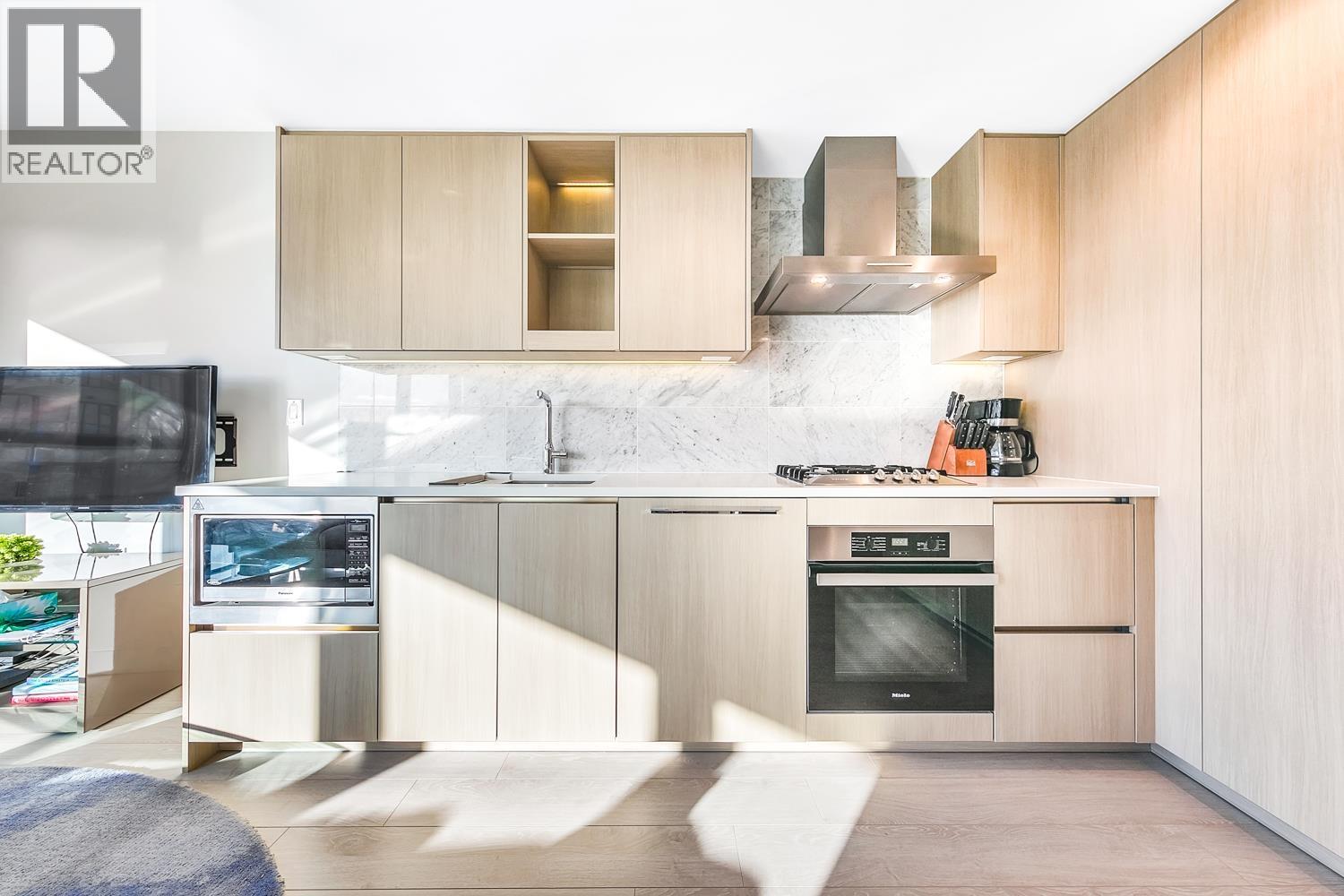 1102 1768 Cook Street, Vancouver, British Columbia  V5Y 0N3 - Photo 4 - R3089920