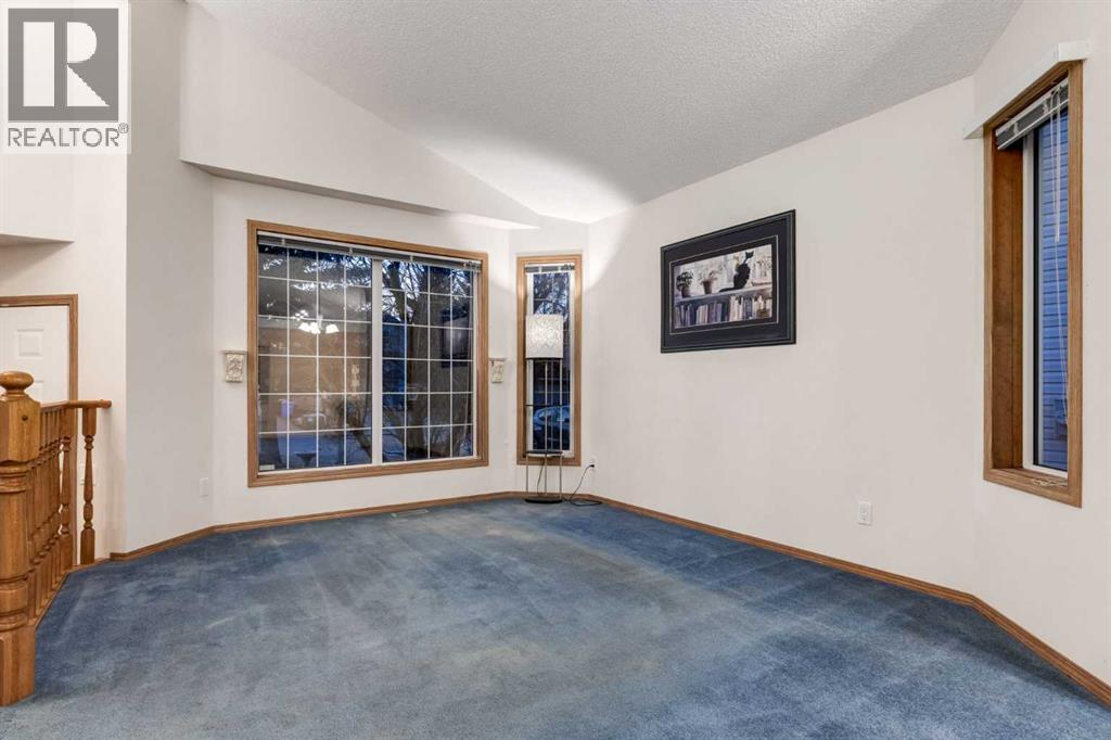 26 Somercrest Circle Sw, Calgary, Alberta  T2Y 3H1 - Photo 4 - A2284372