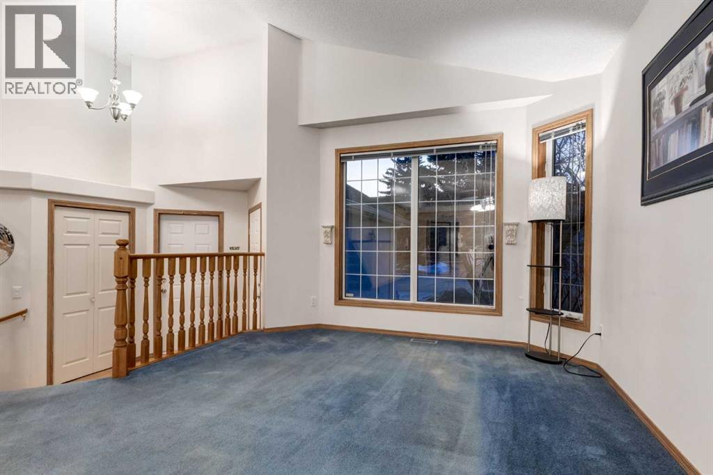 26 Somercrest Circle Sw, Calgary, Alberta  T2Y 3H1 - Photo 5 - A2284372