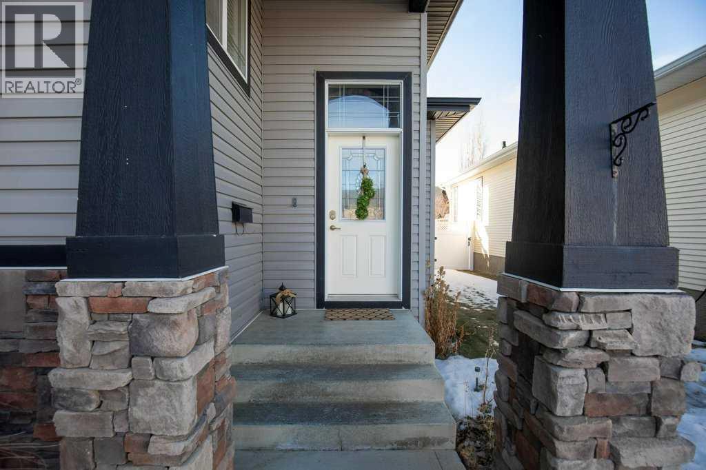 15 Issard Close, Red Deer, Alberta  T4R 0C1 - Photo 3 - A2285416