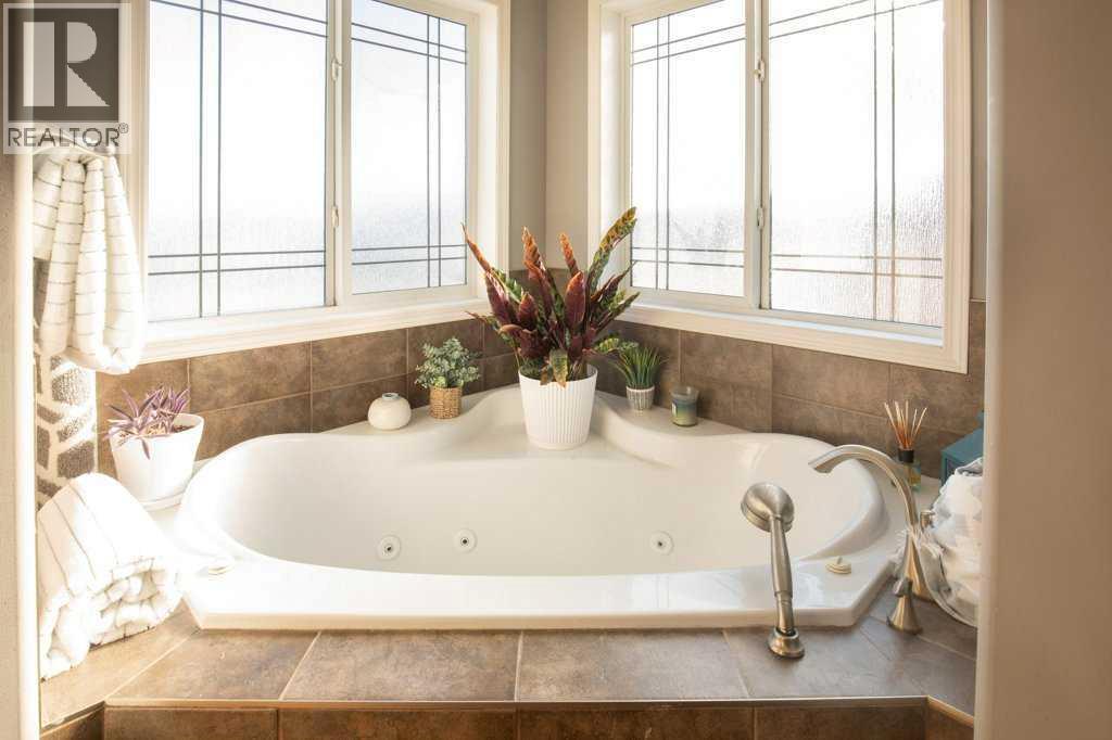 15 Issard Close, Red Deer, Alberta  T4R 0C1 - Photo 38 - A2285416