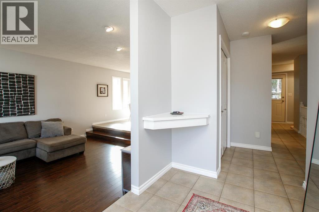 238 Davison Drive, Red Deer, Alberta  T4R 2E6 - Photo 4 - A2258090