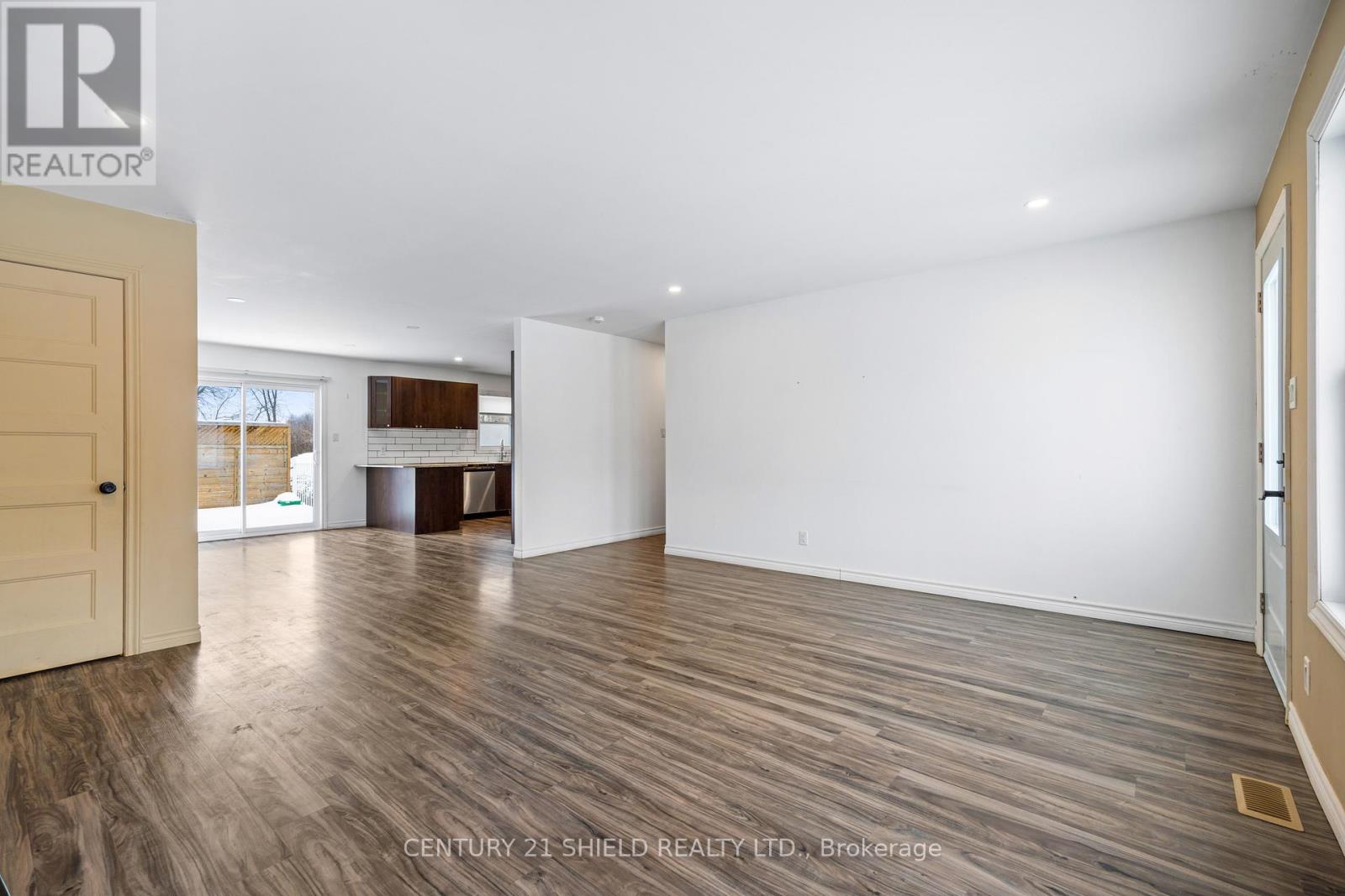 21992 Beauchamp Drive, South Glengarry, Ontario  K0C 1Z0 - Photo 9 - X12789024