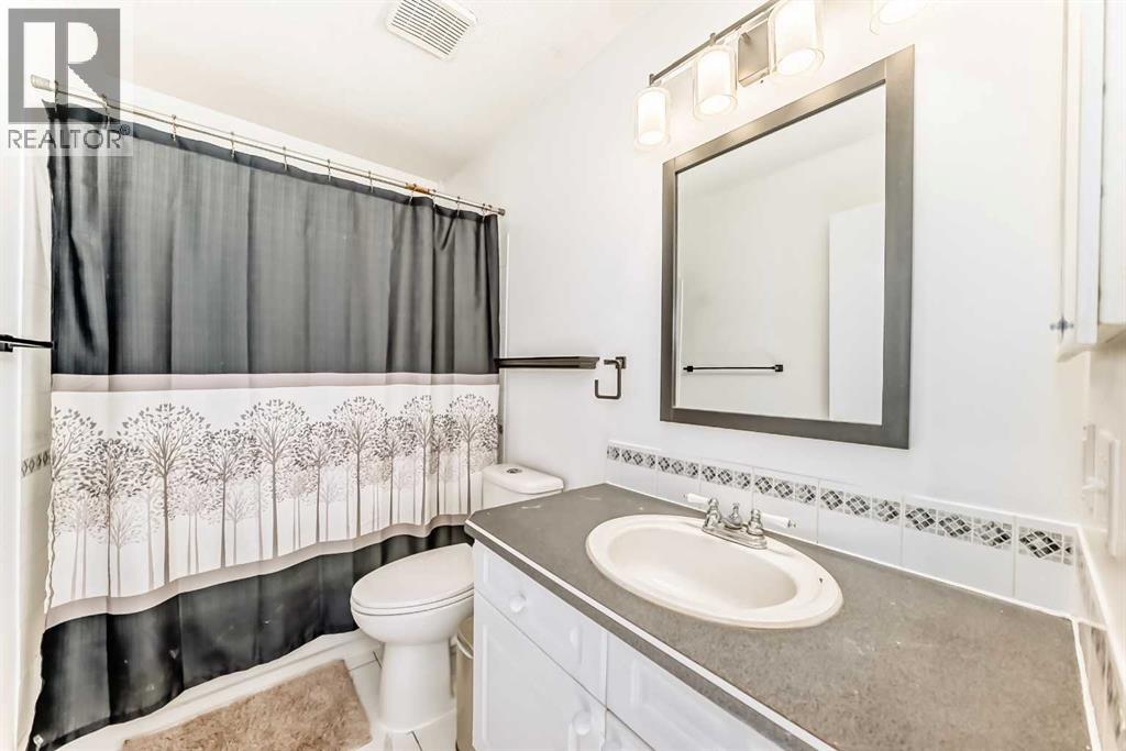 79 Hidden Crescent Nw, Calgary, Alberta  T3A 5L4 - Photo 13 - A2261924