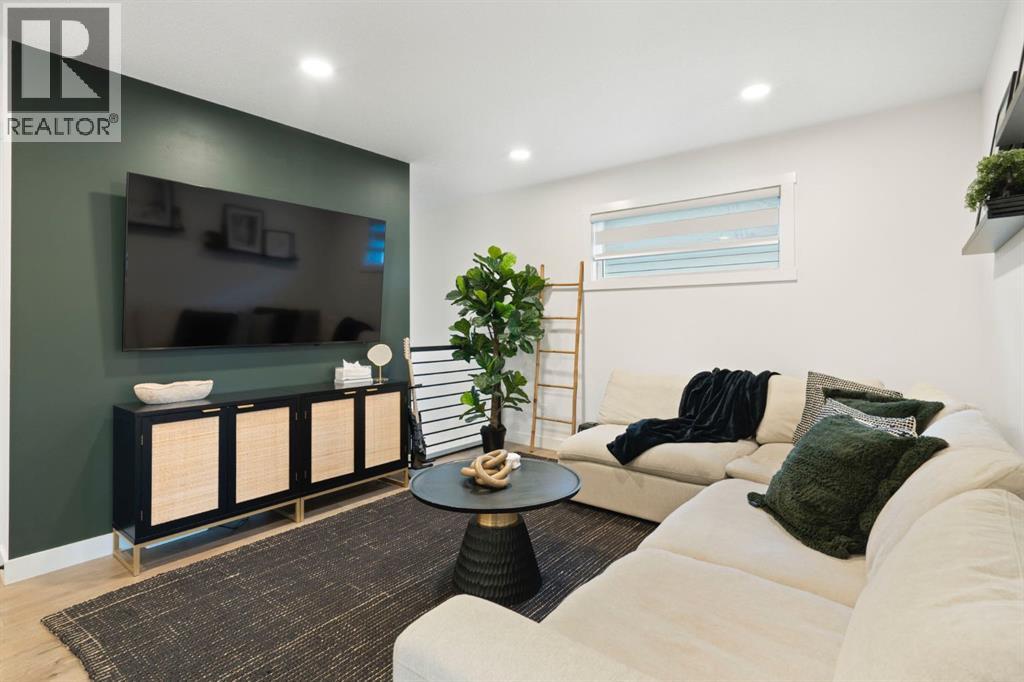 31 Saddlebred Court, Cochrane, Alberta  T4C 3B5 - Photo 16 - A2286128