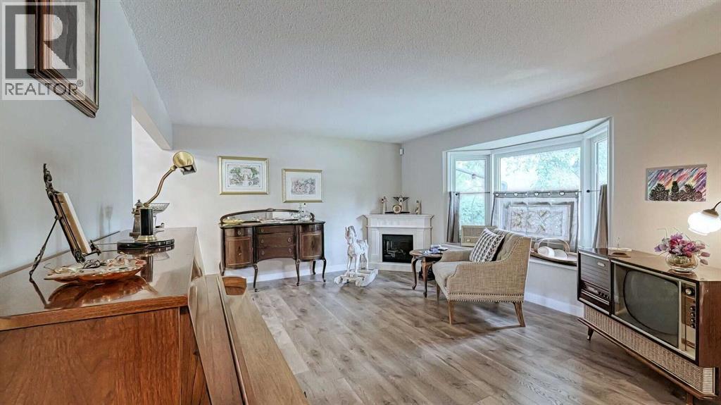 7508 7 Street Nw, Calgary, Alberta  T2K 1E7 - Photo 8 - A2282895