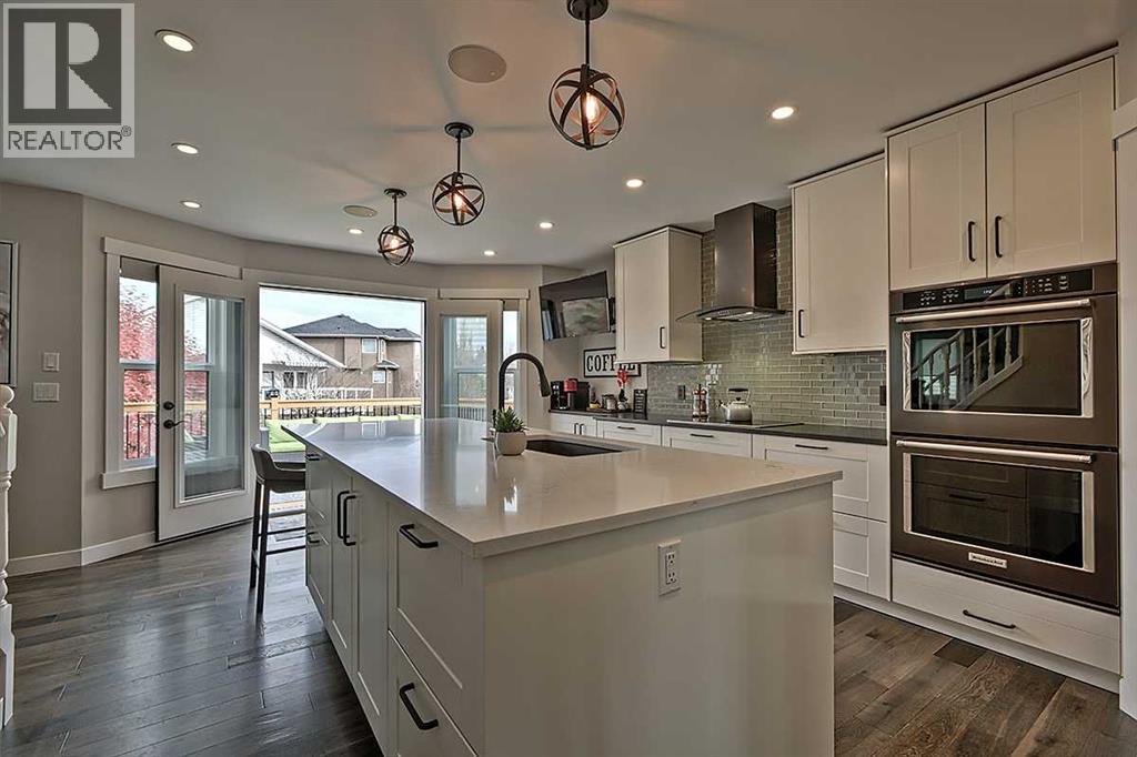 73 Valley Meadow Gardens Nw, Calgary, Alberta  T3R 1B5 - Photo 2 - A2285296