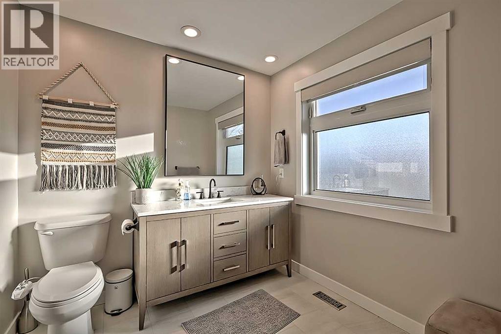 73 Valley Meadow Gardens Nw, Calgary, Alberta  T3R 1B5 - Photo 25 - A2285296