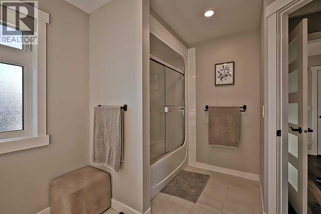 73 Valley Meadow Gardens Nw, Calgary, Alberta  T3R 1B5 - Photo 29 - A2285296