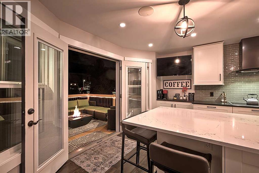 73 Valley Meadow Gardens Nw, Calgary, Alberta  T3R 1B5 - Photo 6 - A2285296