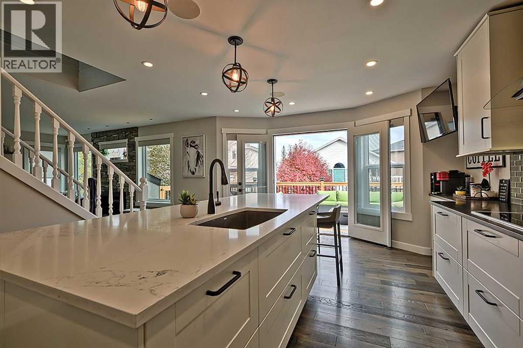 73 Valley Meadow Gardens Nw, Calgary, Alberta  T3R 1B5 - Photo 3 - A2285296