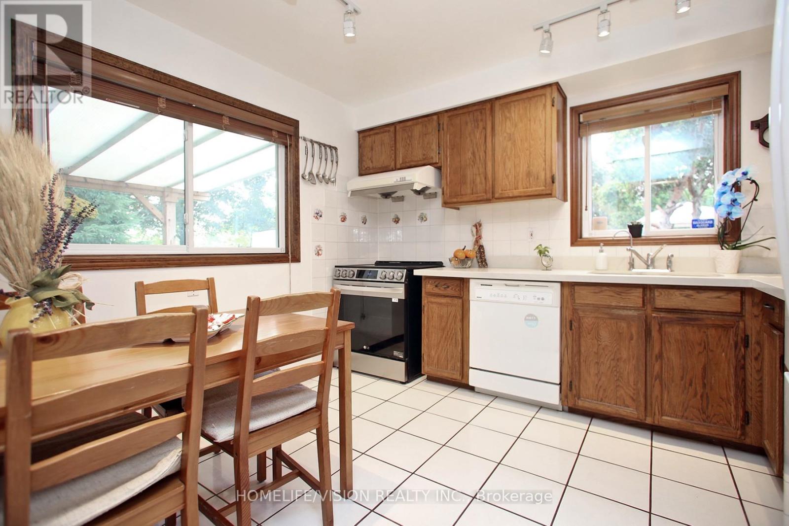 12 Relroy Court E, Toronto, Ontario  M1W 2Y7 - Photo 10 - E12789042