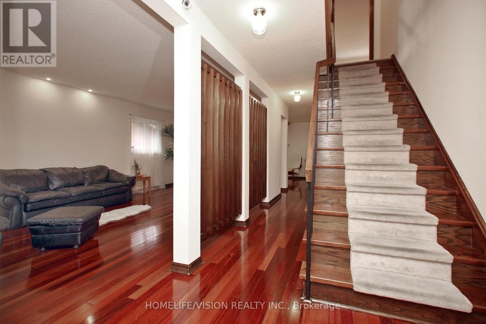 12 Relroy Court E, Toronto, Ontario  M1W 2Y7 - Photo 5 - E12789042