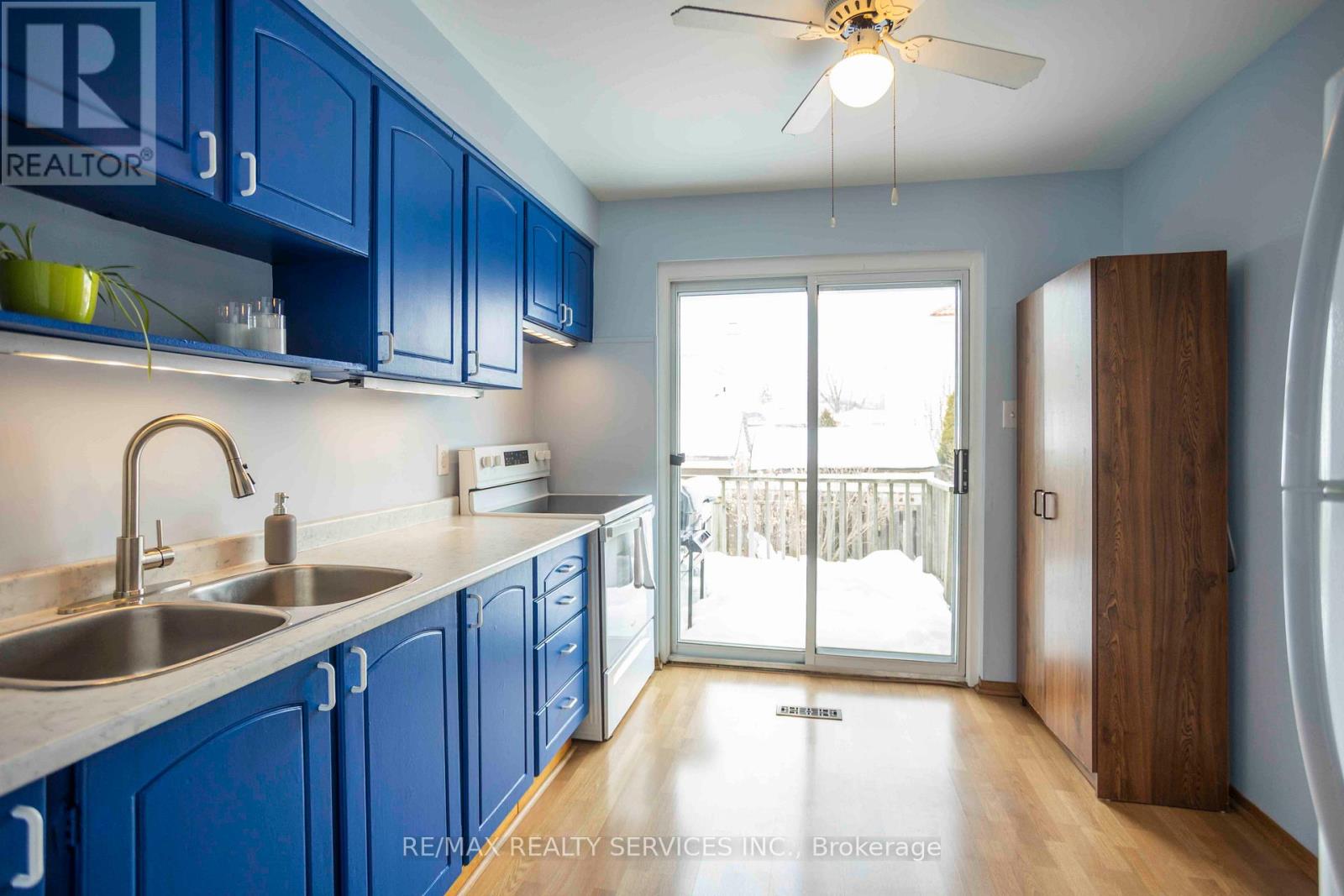 6h - 806 Stainton Drive, Mississauga, Ontario  L5C 2T2 - Photo 11 - W12789046