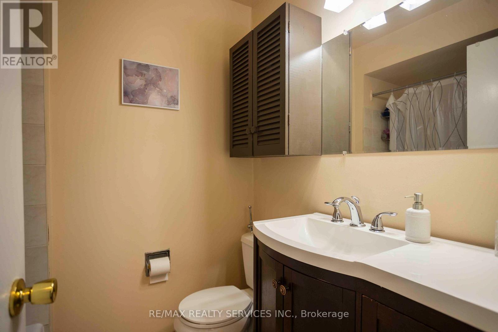 6h - 806 Stainton Drive, Mississauga, Ontario  L5C 2T2 - Photo 18 - W12789046