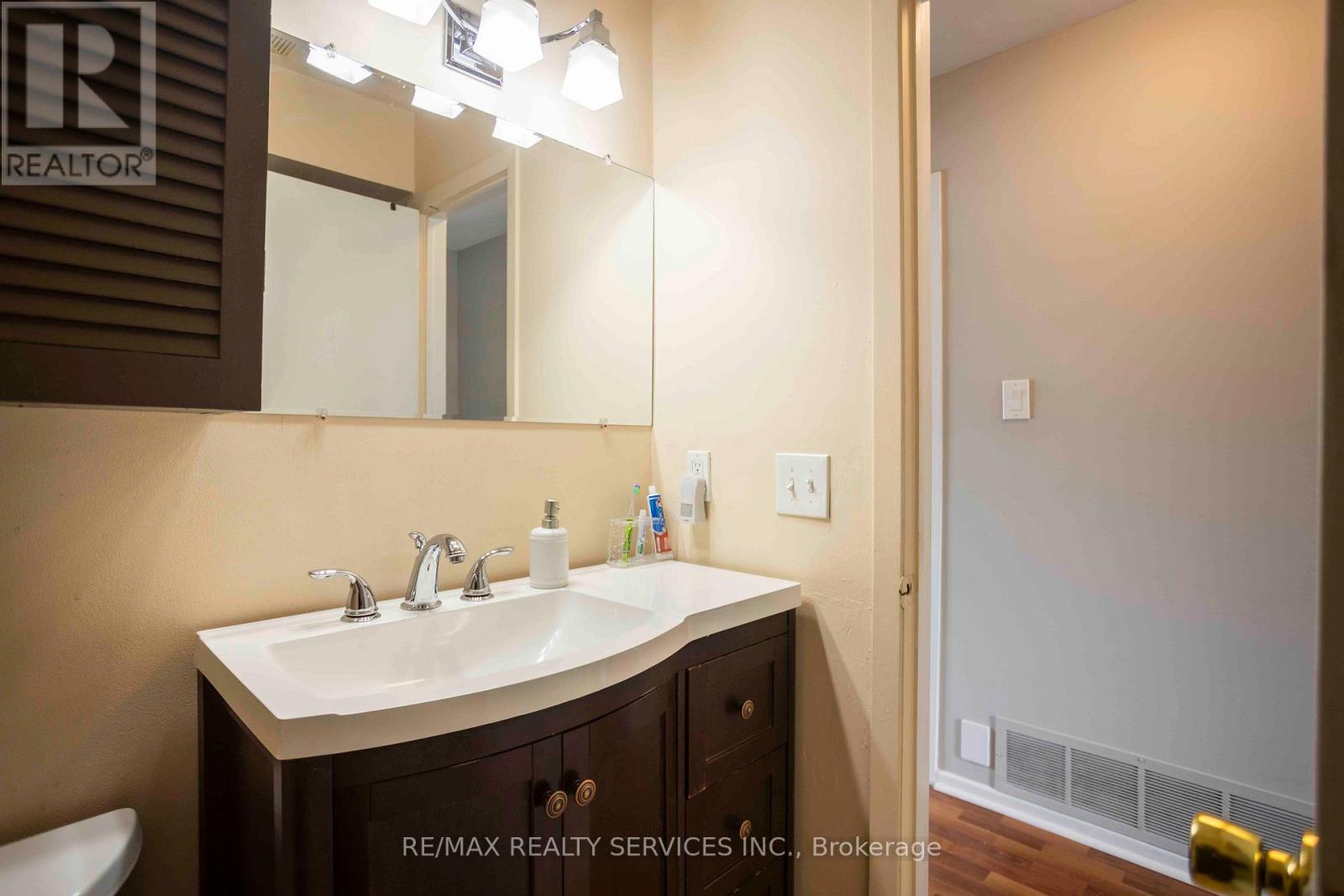 6h - 806 Stainton Drive, Mississauga, Ontario  L5C 2T2 - Photo 19 - W12789046