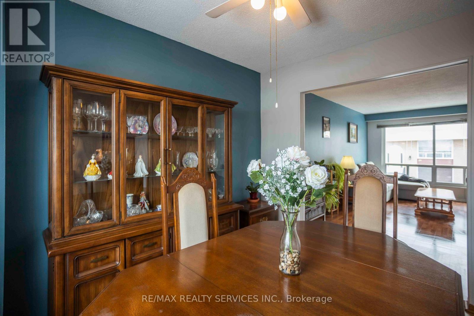 6h - 806 Stainton Drive, Mississauga, Ontario  L5C 2T2 - Photo 7 - W12789046