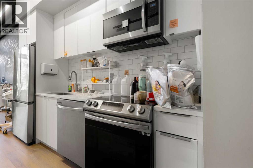 4539 Bowness Road Nw, Calgary, Alberta  T3B 6A9 - Photo 11 - A2285348