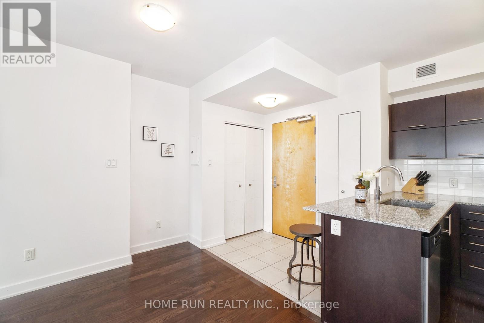 1306 - 40 Nepean Street, Ottawa, Ontario  K2P 0X5 - Photo 13 - X12527422