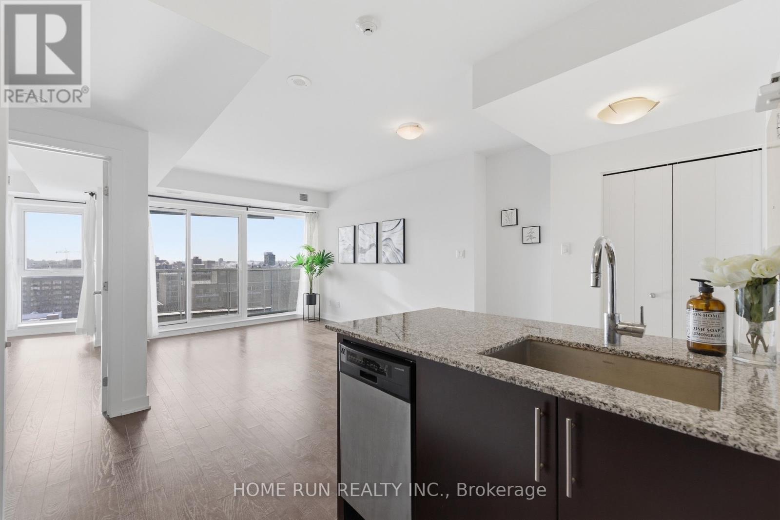 1306 - 40 Nepean Street, Ottawa, Ontario  K2P 0X5 - Photo 10 - X12527422