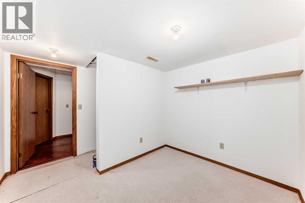 110 Somerglen Road Sw, Calgary, Alberta  T2Y 3S3 - Photo 36 - A2283375
