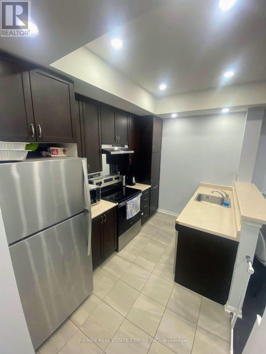 298 - 250 Sunny Meadow Boulevard, Brampton, Ontario  L6R 3Y7 - Photo 9 - W12789050