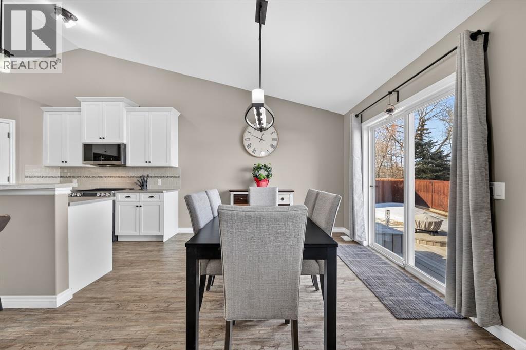 26 Mackenzie Way, Carstairs, Alberta  T0M 0N0 - Photo 12 - A2281360