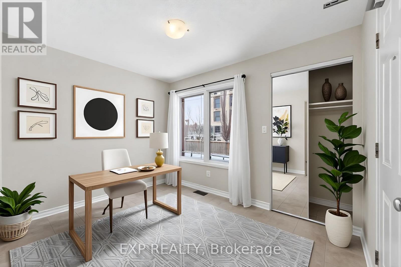 634 Danaca Private, Ottawa, Ontario  K1K 2V7 - Photo 2 - X12761578