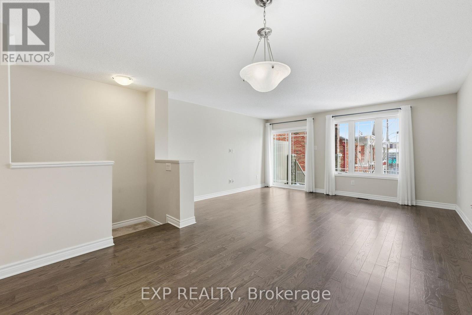 634 Danaca Private, Ottawa, Ontario  K1K 2V7 - Photo 10 - X12761578