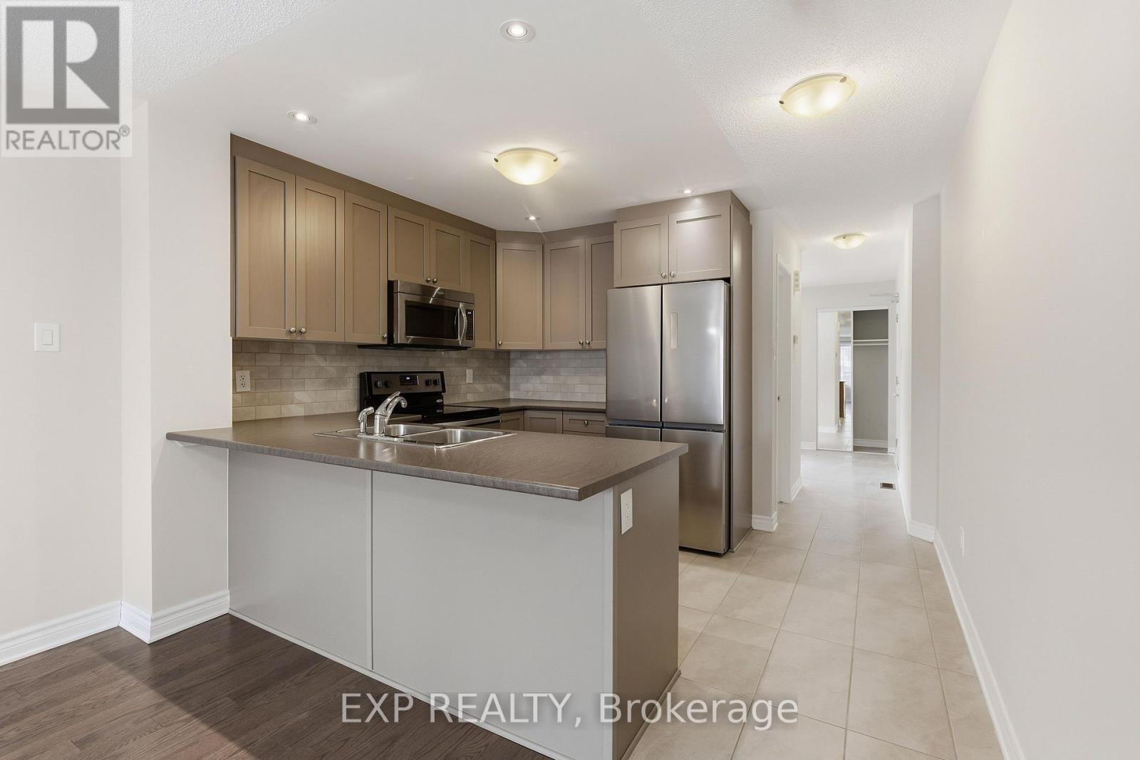 634 Danaca Private, Ottawa, Ontario  K1K 2V7 - Photo 5 - X12761578