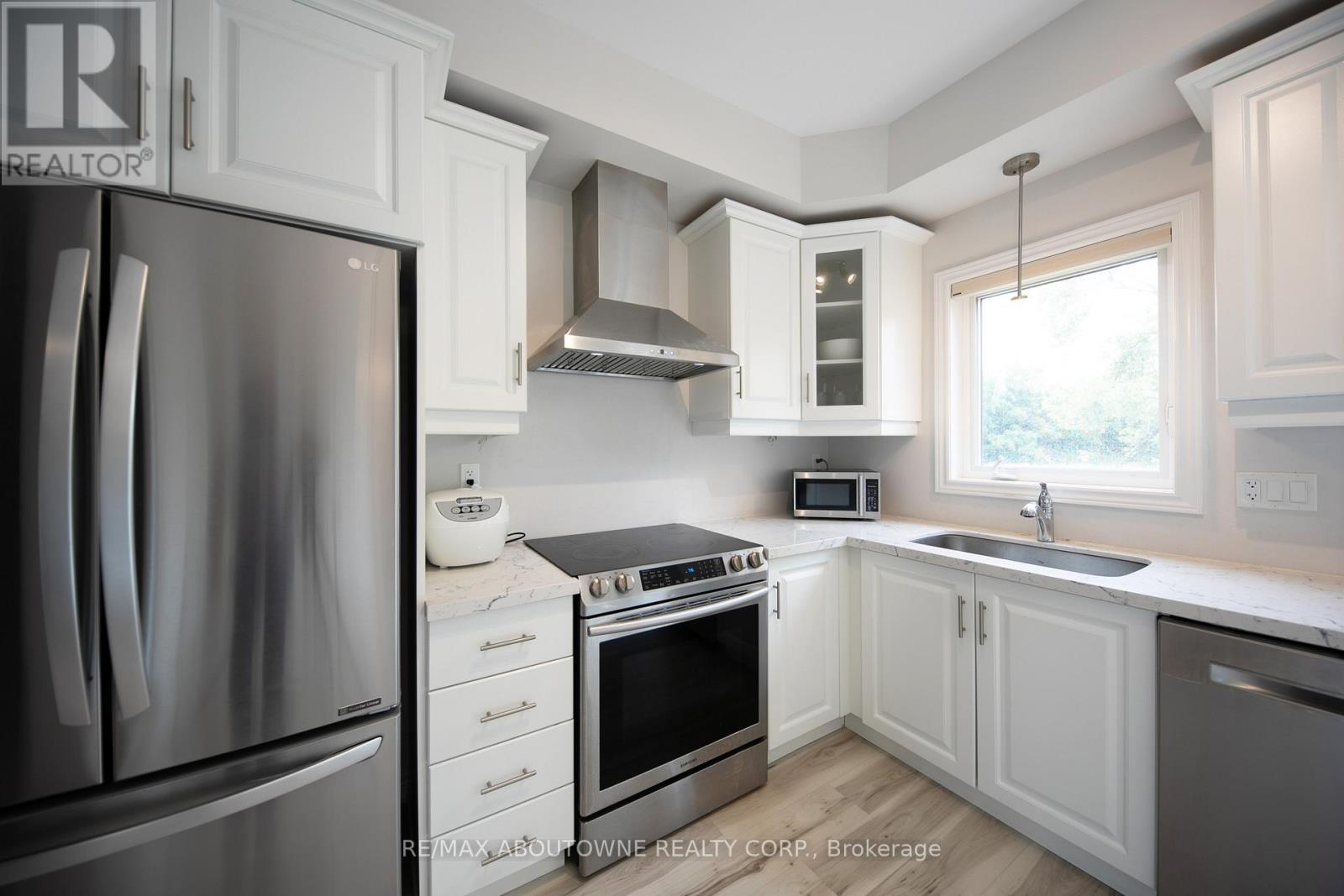 15 Barley Lane, Hamilton, Ontario  L9K 0K1 - Photo 10 - X12789060